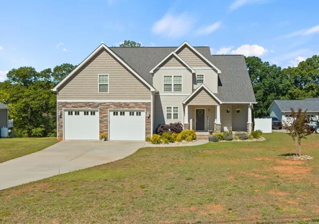 Photo 2 of Single family home for sale at 111 Michelle Dr, Chesnee, SC 29323 | MLS# SPN334468 | Listing updated on 2026-10-08