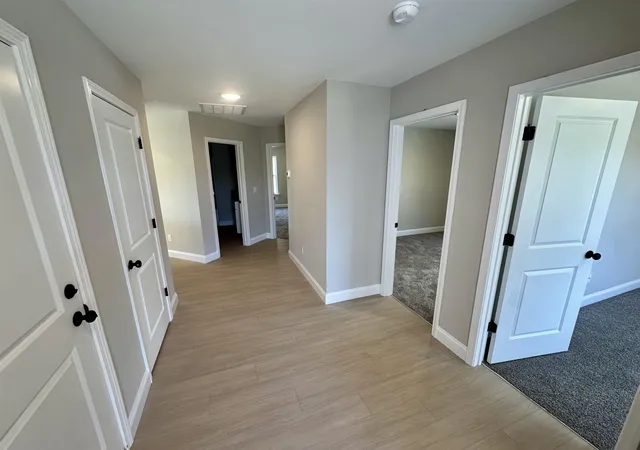 Photo 2 of Single family home for sale at 221 Upper Beaver Crk Dr, Moore, SC 29369 | MLS# SPN334600 | Listing updated on 2026-08-20