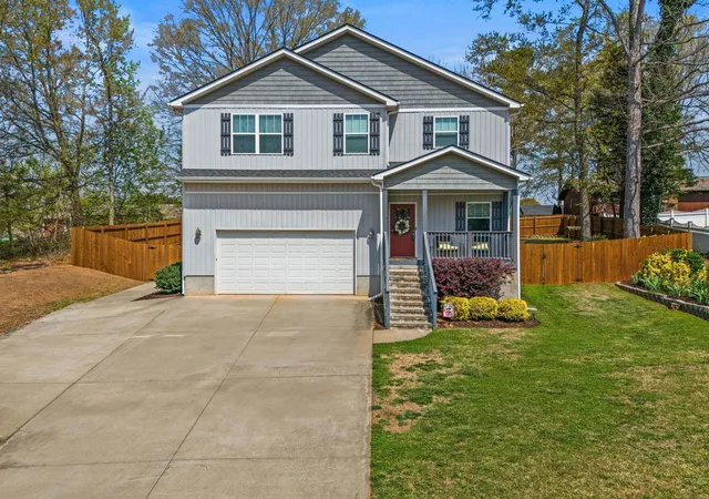 Photo 1 of Single family home for sale at 117 N River Hills Dr, Spartanburg, SC 29303 | MLS# SPN334746 | Listing updated on 2026-04-25