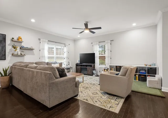 Photo 4 of Single family home for sale at 117 N River Hills Dr, Spartanburg, SC 29303 | MLS# SPN334746 | Listing updated on 2026-04-25