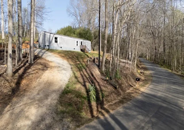 Homes for sale in Travelers Rest, SC | 215 Jordan Dr, Travelers Rest, SC 29690 | MLS# SPN334768