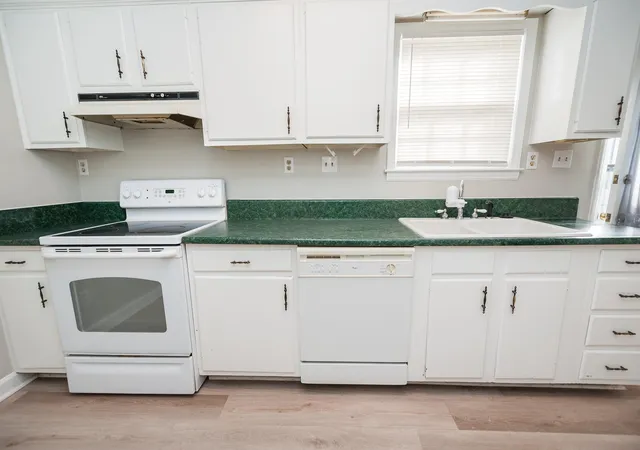 Photo 4 of Condo for sale at 1466 B Dover Rd, Spartanburg, SC 29301 | MLS# SPN334971 | Listing updated on 2026-09-19