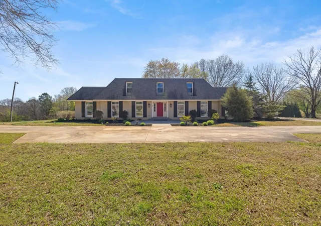 Photo 2 of Single family home for sale at 127 Twin Lakes Dr, Moore, SC 29369 | MLS# SPN334986 | Listing updated on 2026-09-22