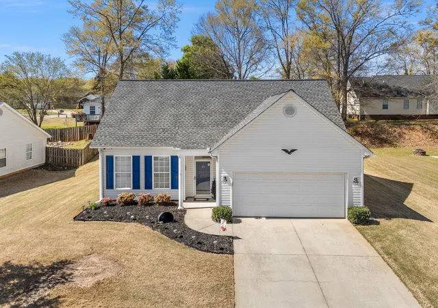 Photo 2 of Single family home for sale at 722 Tinder Box Ct, Boiling Springs, SC 29316 | MLS# SPN335042 | Listing updated on 2026-07-17