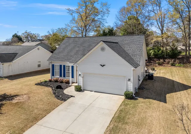 Photo 3 of Single family home for sale at 722 Tinder Box Ct, Boiling Springs, SC 29316 | MLS# SPN335042 | Listing updated on 2026-07-17
