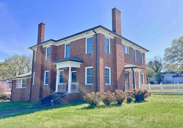 Photo 1 of Single family home for sale at 400 E Buford St, Gaffney, SC 29340 | MLS# SPN335065 | Listing updated on 2026-08-29