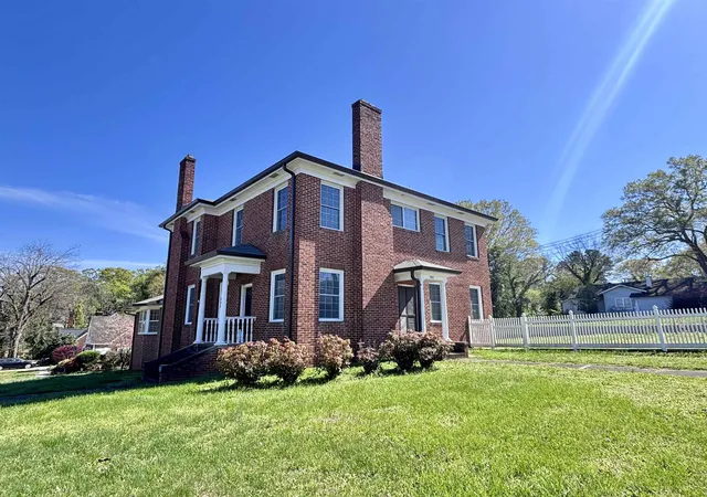 Photo 2 of Single family home for sale at 400 E Buford St, Gaffney, SC 29340 | MLS# SPN335065 | Listing updated on 2026-08-29
