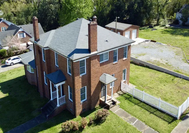 Photo 4 of Single family home for sale at 400 E Buford St, Gaffney, SC 29340 | MLS# SPN335065 | Listing updated on 2026-08-29