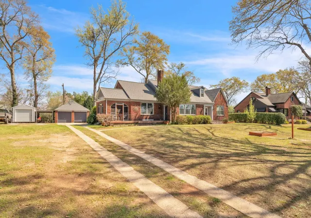 Homes for sale in Spartanburg, SC | 161 E Victoria Rd, Spartanburg, SC 29301 | MLS# SPN335083
