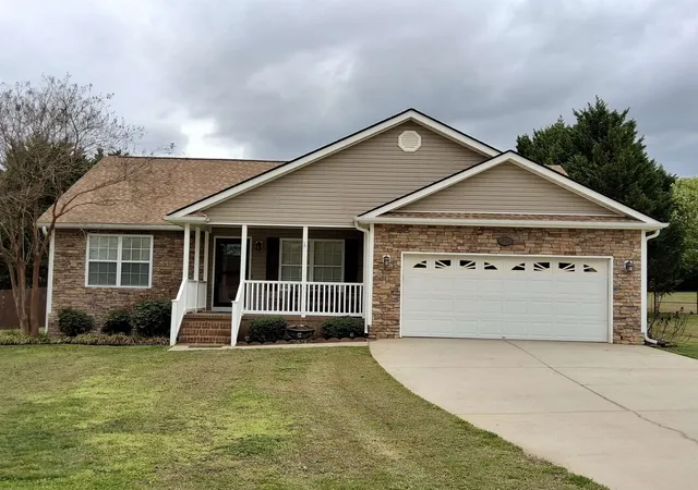 Photo 1 of Single family home for sale at 1215 Bishop Rd, Inman, SC 29349 | MLS# SPN335246 | Listing updated on 2026-06-18