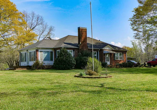 Photo 3 of Single family home for sale at 418 N Green River Rd, Gaffney, SC 29341 | MLS# SPN335265 | Listing updated on 2026-04-30