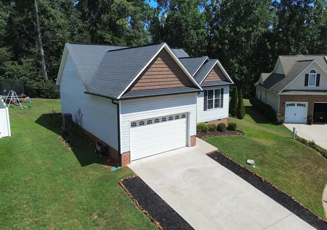 Photo 4 of Single family home for sale at 149 Topaz Ln, Gaffney, SC 29341 | MLS# SPN335291 | Listing updated on 2026-08-29