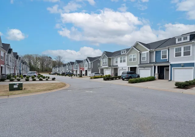 2nd image of 71 Mardale Ln, Greenville, SC 29609 | MLS# SPN335363