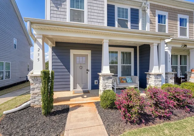 Homes for sale in Spartanburg, SC | 235 Dalmatian Dr, Spartanburg, SC 29307 | MLS# SPN335402