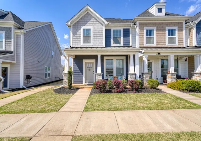 Homes for sale in Spartanburg, SC | 235 Dalmatian Dr, Spartanburg, SC 29307 | MLS# SPN335402