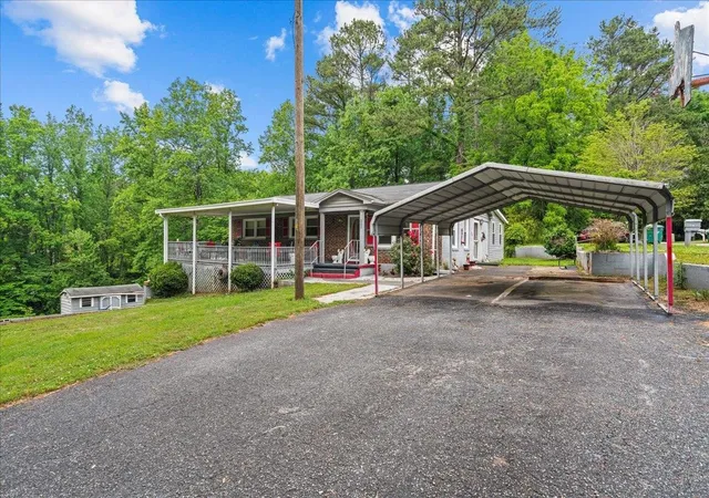 Photo 2 of Single family home for sale at 202 Vermont Dr, Gaffney, SC 29341 | MLS# SPN335449 | Listing updated on 2026-04-05