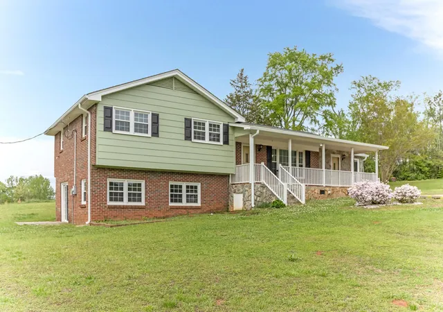 Photo 3 of Single family home for sale at 2118 Buffalo W Springs Hwy, Buffalo, SC 29321 | MLS# SPN335603 | Listing updated on 2026-08-01