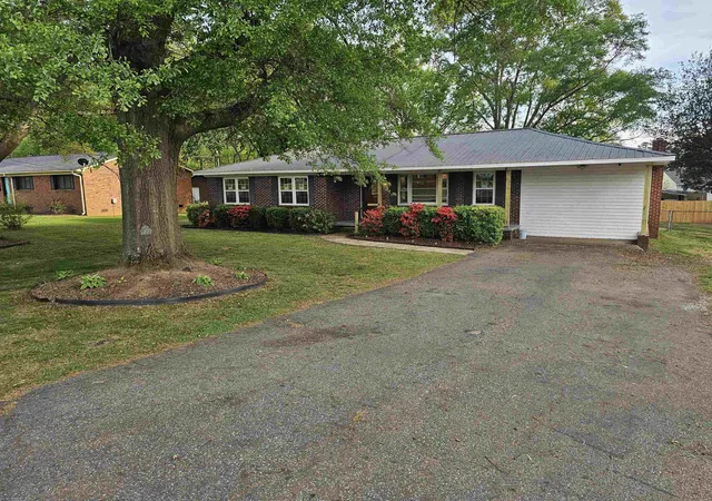 Photo 3 of Sale Pending at 7 Outter Dr, Inman, SC 29349 | MLS# SPN335656 | Listing updated on 2026-09-15