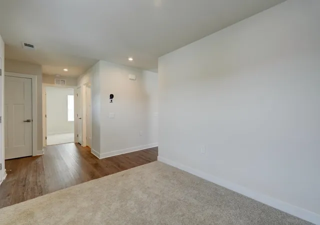 Photo 4 of Single family home for sale at 917 Blue Willow Ct, Spartanburg, SC 29302 | MLS# SPN335678 | Listing updated on 2026-04-29