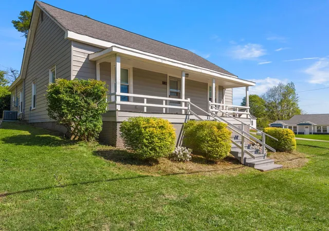 Homes for sale in Boiling Springs, SC | 8328 Valley Falls Rd, Boiling Springs, SC 29316 | MLS# SPN335749