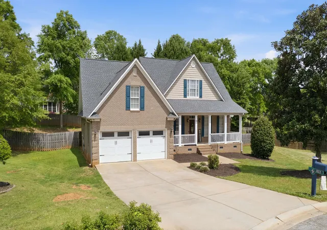 Photo 2 of Sale Pending at 822 Tapestry Ct, Boiling Springs, SC 29316 | MLS# SPN335854 | Listing updated on 2026-09-03