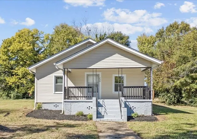Photo 1 of Single family home for sale at 228 Grandview Dr, Spartanburg, SC 29303 | MLS# SPN335907 | Listing updated on 2026-06-21