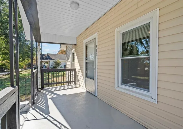 Photo 3 of Single family home for sale at 228 Grandview Dr, Spartanburg, SC 29303 | MLS# SPN335907 | Listing updated on 2026-06-21