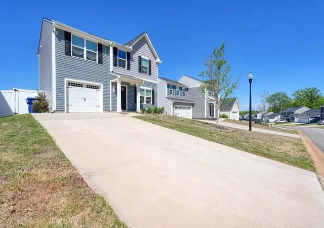 Photo 2 of Sale Pending at 2225 Bassinger Ct, Wellford, SC | MLS# SPN335911 | Listing updated on 2026-09-23