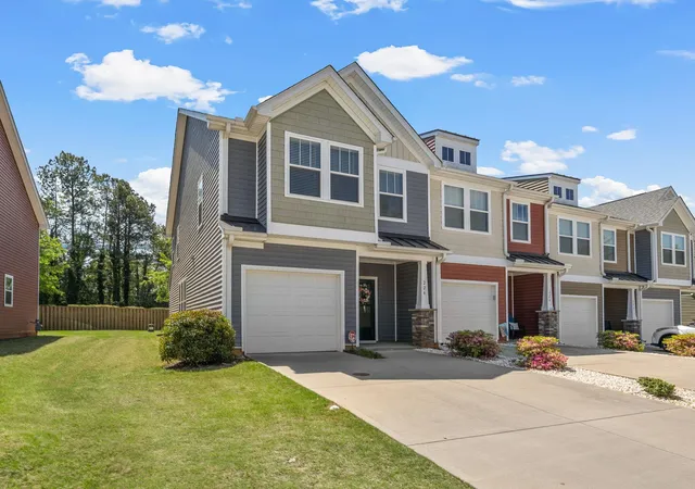 Photo 2 of Townhouse for sale at 224 Keaton Ct, Spartanburg, SC 29301 | MLS# SPN336092 | Listing updated on 2026-10-20
