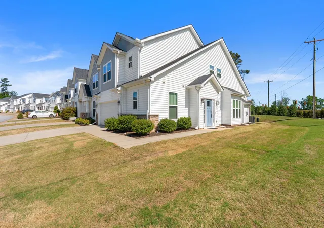 Photo 2 of Townhouse for sale at 1504 Shallons Ct, Spartanburg, SC 29301 | MLS# SPN336104 | Listing updated on 2026-09-04