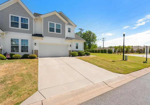Photo 3 of Townhouse for sale at 1504 Shallons Ct, Spartanburg, SC 29301 | MLS# SPN336104 | Listing updated on 2026-09-04