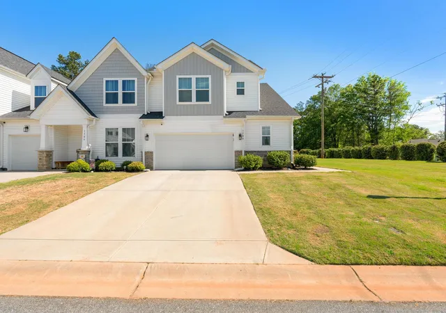 Photo 3 of Townhouse for sale at 1504 Shallons Ct, Spartanburg, SC 29301 | MLS# SPN336104 | Listing updated on 2026-09-04