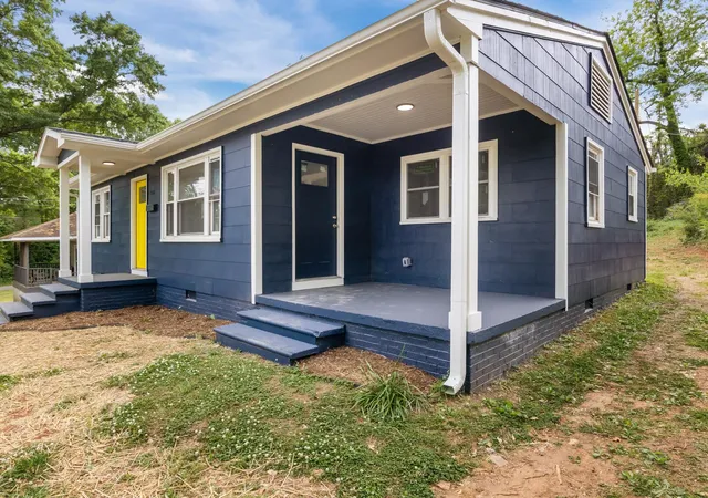 Photo 2 of Single family home for sale at 802 S Liberty St, Spartanburg, SC 29306 | MLS# SPN336134 | Listing updated on 2026-07-25