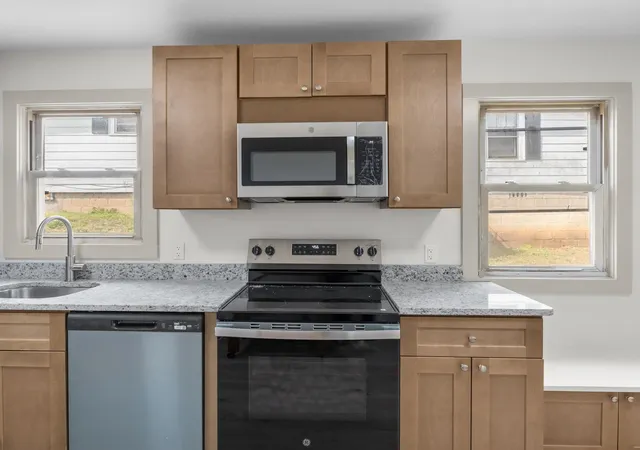 Photo 4 of Single family home for sale at 802 S Liberty St, Spartanburg, SC 29306 | MLS# SPN336134 | Listing updated on 2026-07-25