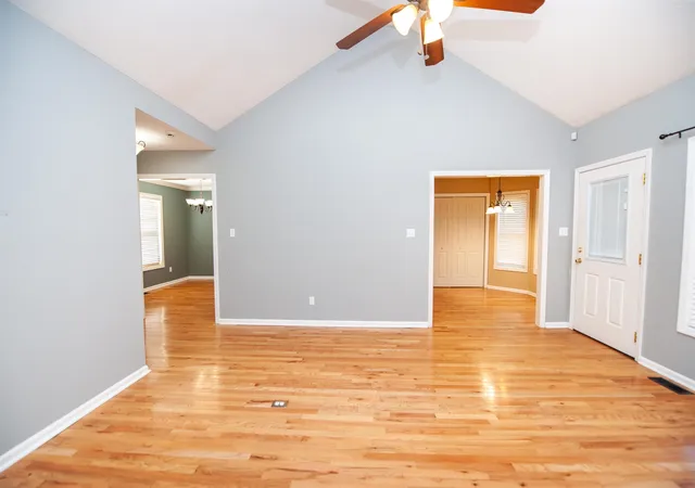 Photo 4 of Sale Pending at 350 Templeton Dr, Spartanburg, SC 29306 | MLS# SPN336165 | Listing updated on 2026-09-22