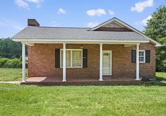 Photo 2 of Single family home for sale at 413 Spruce St, Spartanburg, SC 29303 | MLS# SPN336248 | Listing updated on 2026-08-25
