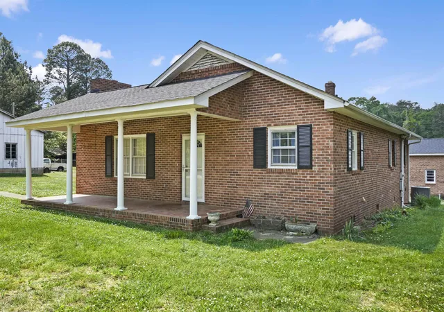 Photo 3 of Single family home for sale at 413 Spruce St, Spartanburg, SC 29303 | MLS# SPN336248 | Listing updated on 2026-08-25