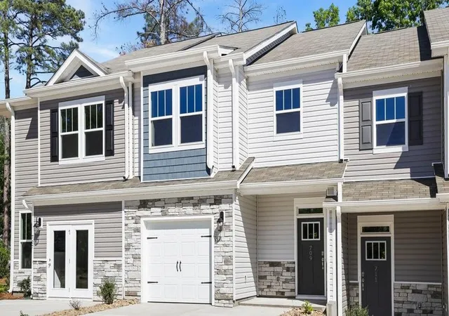Photo 1 of Townhouse for sale at 709 Lesbury Ln, Spartanburg, SC 29301 | MLS# SPN336301 | Listing updated on 2026-09-26