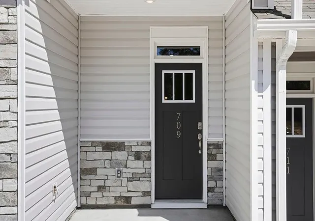 Photo 3 of Townhouse for sale at 709 Lesbury Ln, Spartanburg, SC 29301 | MLS# SPN336301 | Listing updated on 2026-09-26