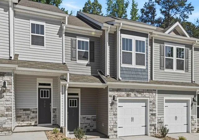 Photo 2 of Townhouse for sale at 711 Lesbury Ln, Spartanburg, SC 29301 | MLS# SPN336302 | Listing updated on 2026-09-26