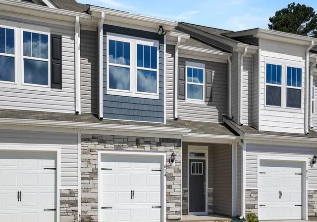 Photo 2 of Townhouse for sale at 614 Jules Ln, Inman, SC | MLS# SPN336322 | Listing updated on 2026-10-07