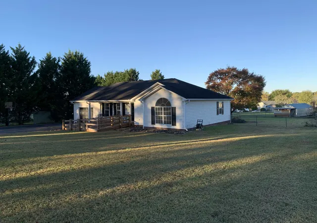 Photo 3 of Single family home for sale at 5419 Parris Brg Rd, Boiling Springs, SC 29316 | MLS# SPN336367 | Listing updated on 2026-05-01