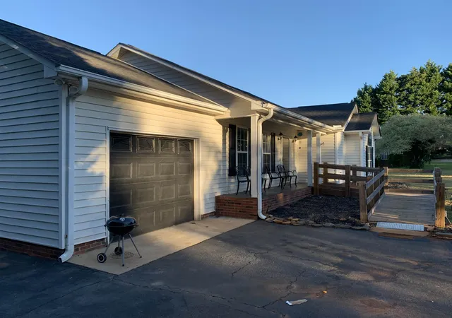 Photo 4 of Single family home for sale at 5419 Parris Brg Rd, Boiling Springs, SC 29316 | MLS# SPN336367 | Listing updated on 2026-05-01