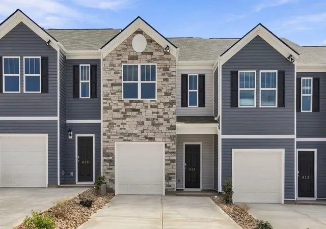 Townhouse for sale at 811 Embark Cir, Greer, SC 29651 | MLS# SPN336390