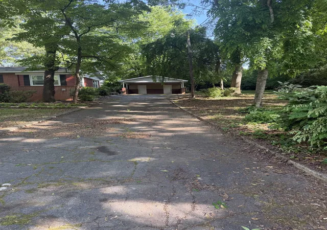 Photo 3 of Sale Pending at 2221 Avondale Dr, Spartanburg, SC 29302 | MLS# SPN336415 | Listing updated on 2026-09-08
