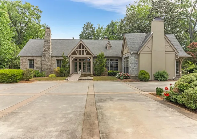 Photo 2 of Sale Pending at 363 Connecticut Ave, Spartanburg, SC 29302 | MLS# SPN336438 | Listing updated on 2026-10-07