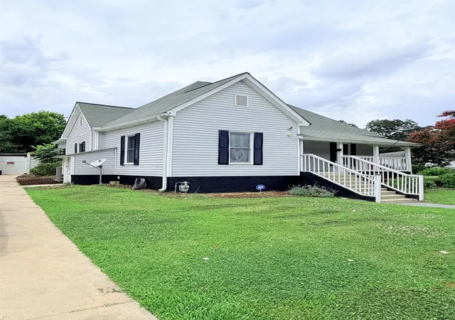 Photo 2 of Single family home for sale at 4 Front St, Spartanburg, SC 29301 | MLS# SPN336508 | Listing updated on 2026-08-05