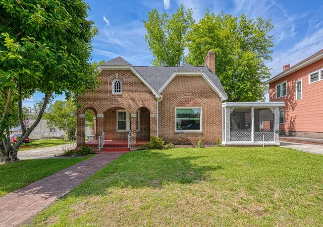 1st image of 203 E South St, Union, SC 29379 | MLS# SPN336653