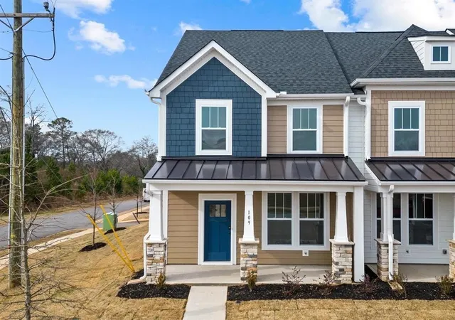 Homes for sale in Spartanburg, SC | 109 Dalmatian Dr, Spartanburg, SC 29307 | MLS# SPN336665