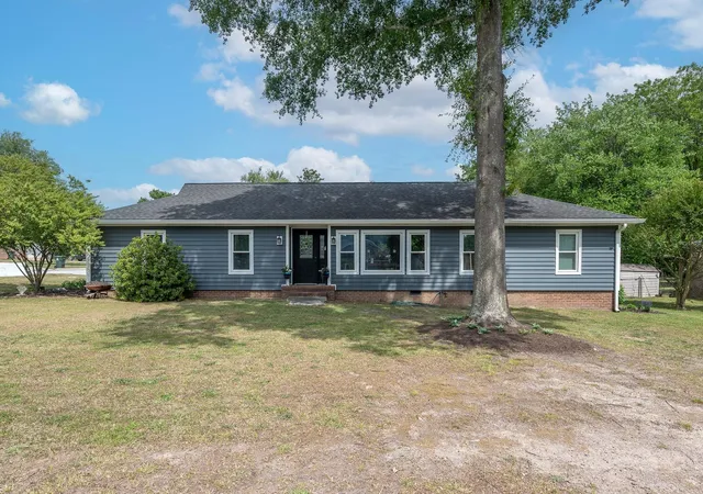 Homes for sale in Taylors, SC | 504 Cunningham Rd, Taylors, SC 29687 | MLS# SPN336711